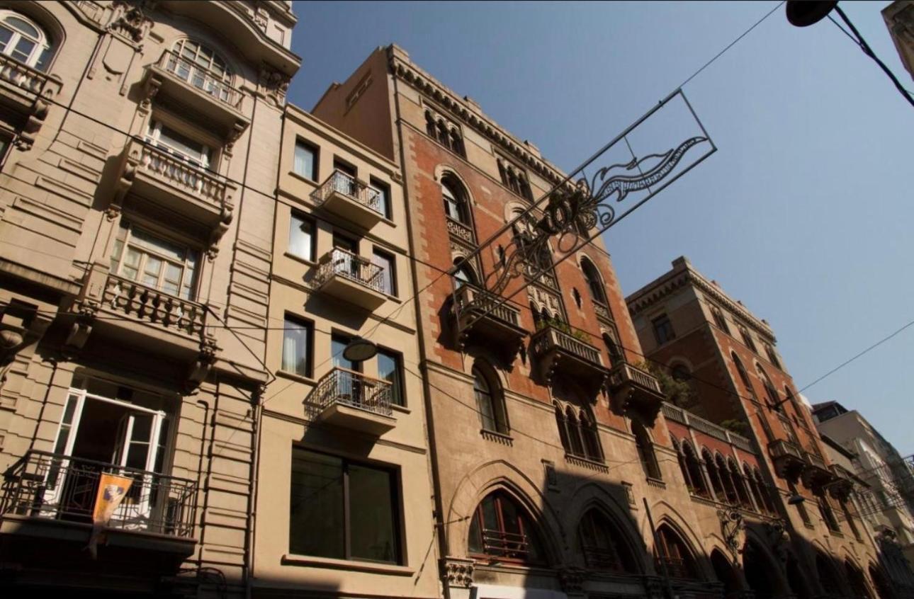 Apartment Sweet Family House